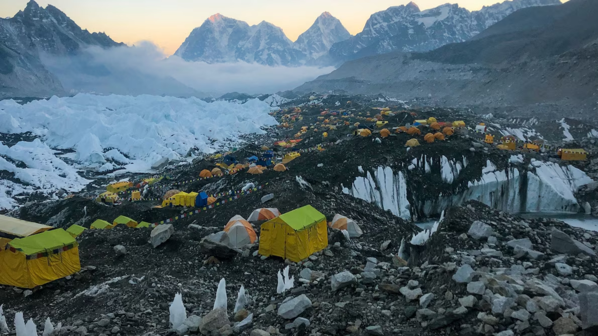 आरोहीको सुरक्षामा हिमालमै डाक्टर टोली