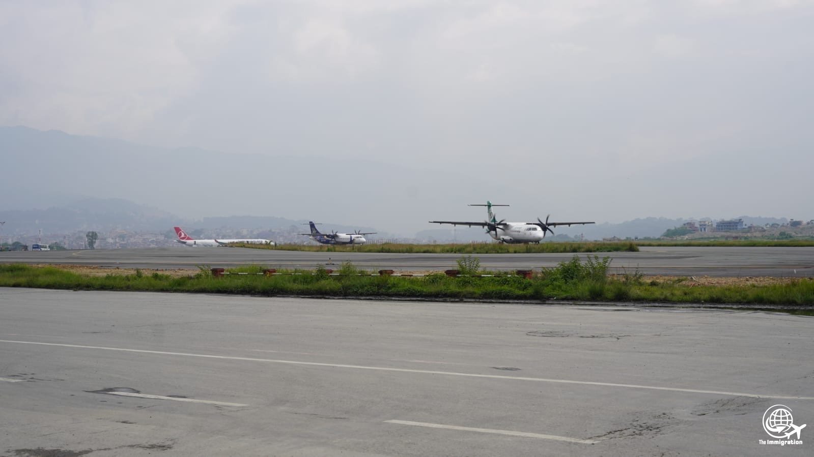 डेढ घण्टापछि त्रिभुवन अन्तर्राष्ट्रिय विमानस्थल सञ्चालनमा आएपछि यात्रुलाई राहत, तस्बिरहरू