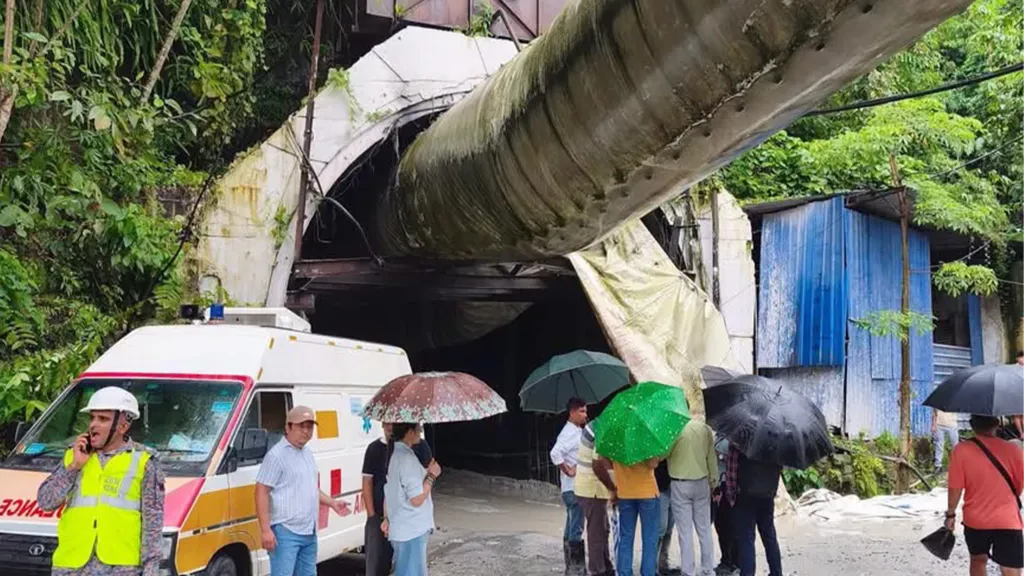 सिक्किममा सुरुङ भत्किँदा १२ मजदुरको मृत्यु
