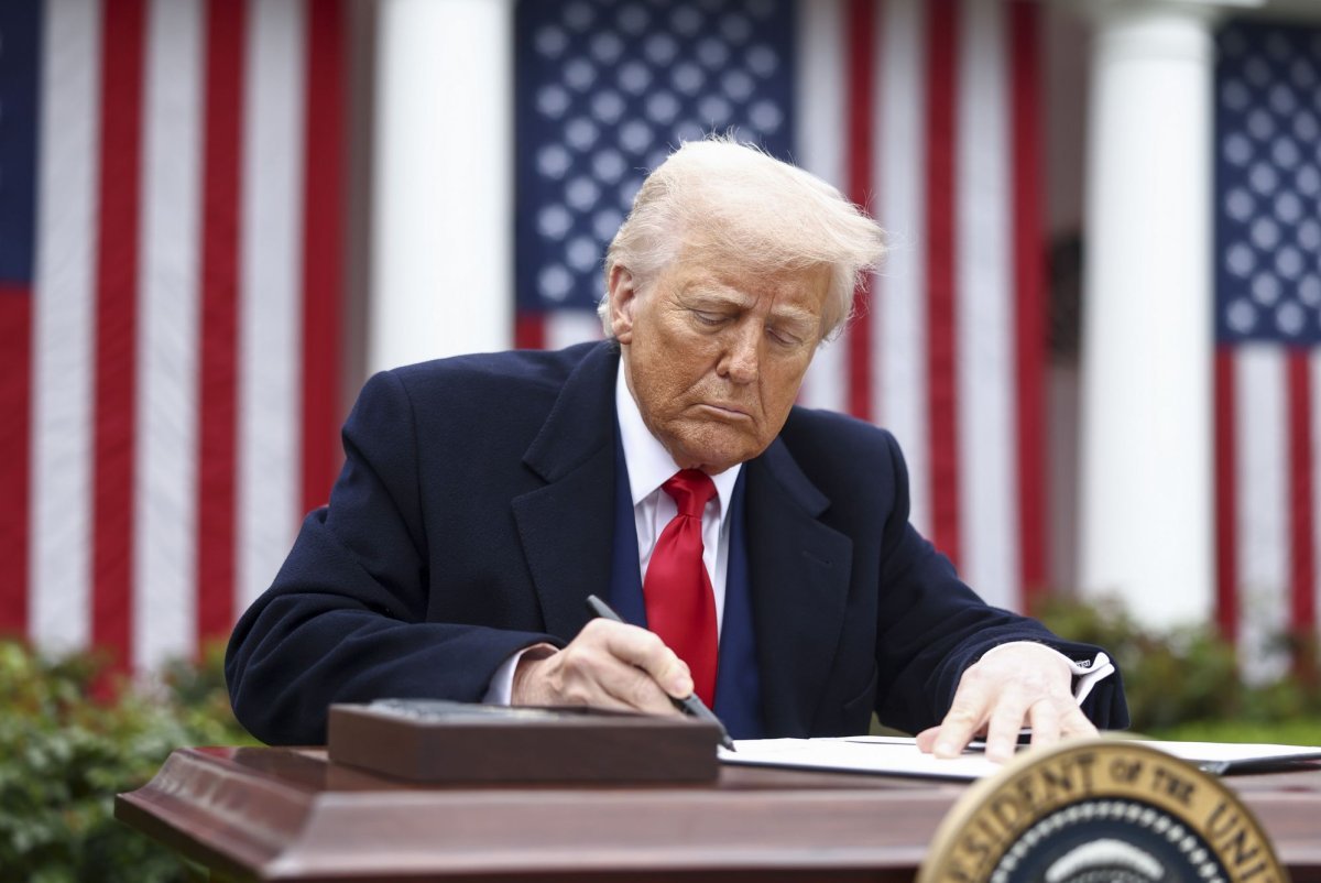 ट्रम्पले ट्यारिफबापत असुलेको १६६ अर्ब डलर फिर्ता गर्ने तयारी सुरु