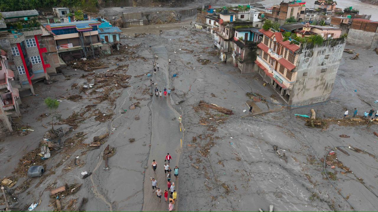 विनाशकारी बाढीमा परेर बेपत्ता हुने पर्यटकहरूको सङ्ख्या ६४४, कुन देशका कति ? (सूची)