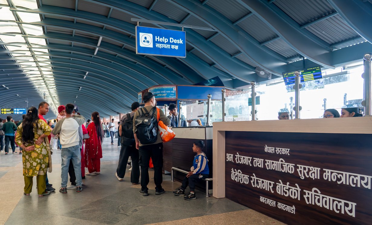 वैदेशिक रोजगारी सुरक्षित बनाउन विमानस्थलमा ‘हेल्प डेस्क’ सञ्चालन