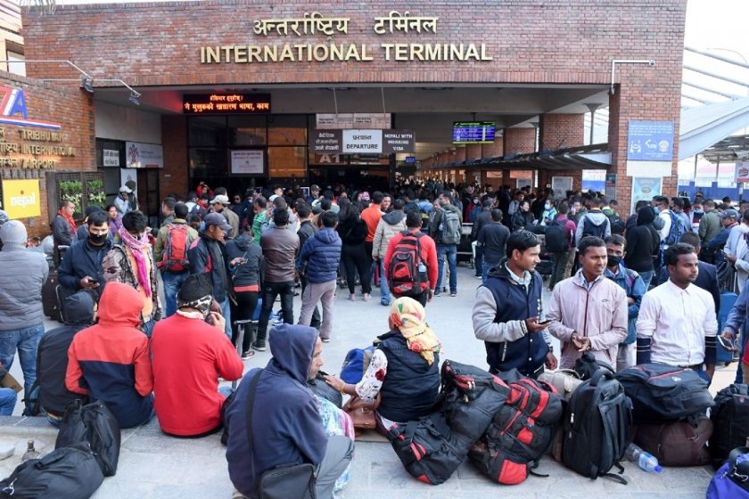 काम खोज्दै ९ महिनामा ६ लाख नेपालीले छाडे देश