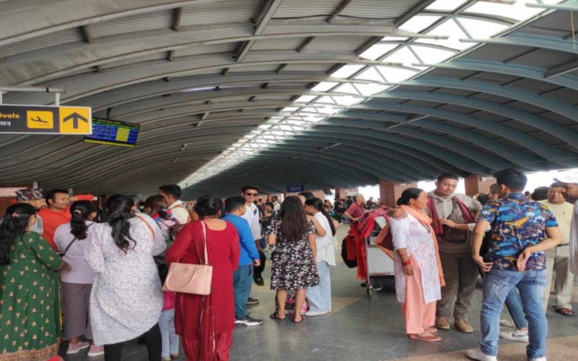 चालु आर्थिक बर्षको दुई महिनामा एक लाख ३६ बढी विदेशिए