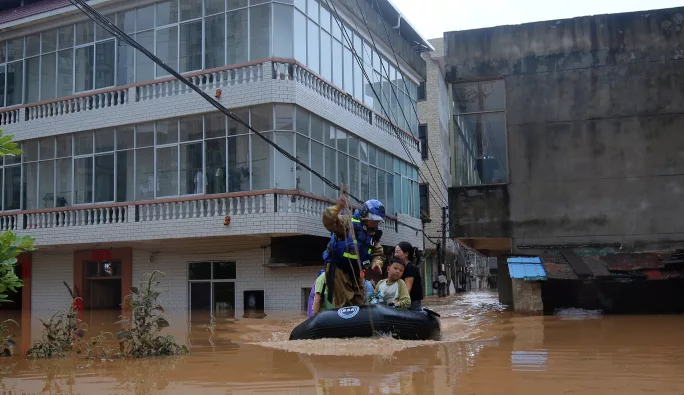 पहिरोमा परेर चीनमा दुई जनाको मृत्यु, १० जना बेपत्ता