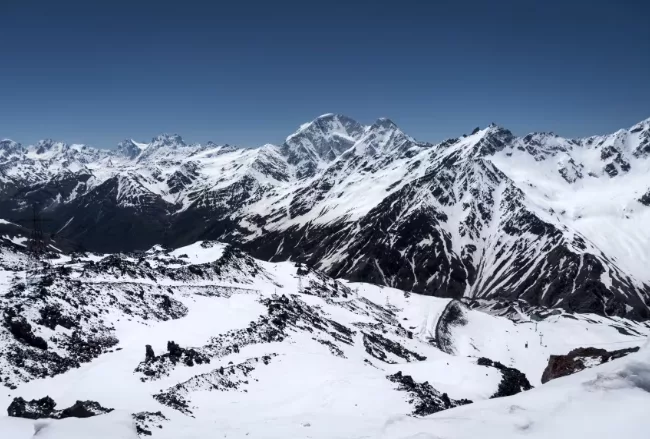 रुसमा हिमपहिरो, कम्तीमा ११ जनाको मृत्यु