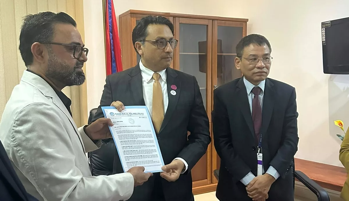 कतारका नेपाली श्रमिकका समस्या समाधान गर्न एनआरएनए कतारको अर्थमन्त्रीलाई ९ बुँदे माग