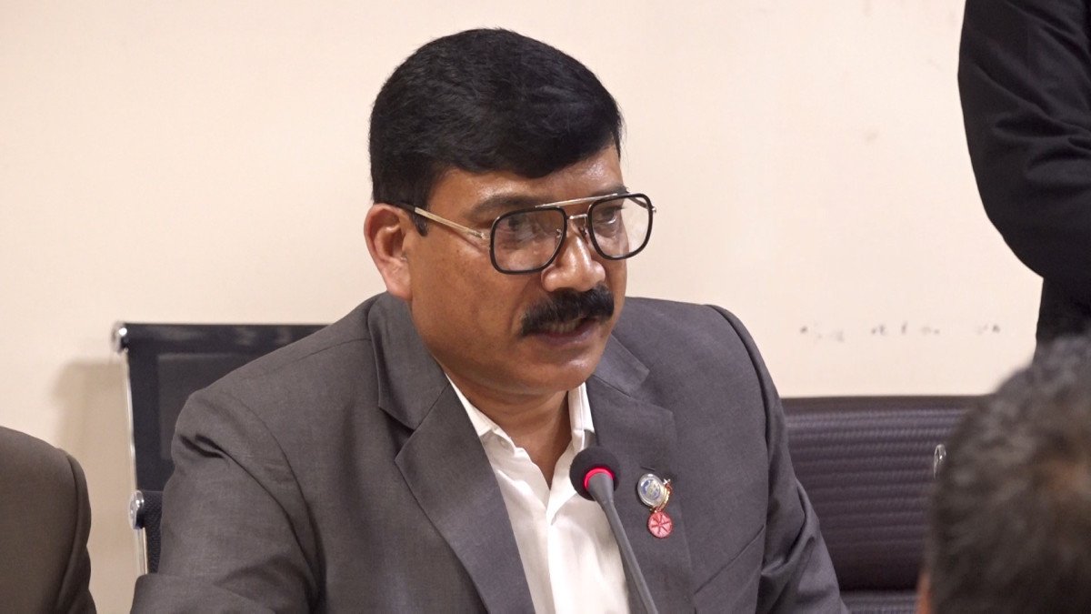 वैदेशिक रोजगारीमा जाने श्रमिकले निश्चित शुल्क अनिवार्य तिर्नुपर्छ: अध्यक्ष खत्री