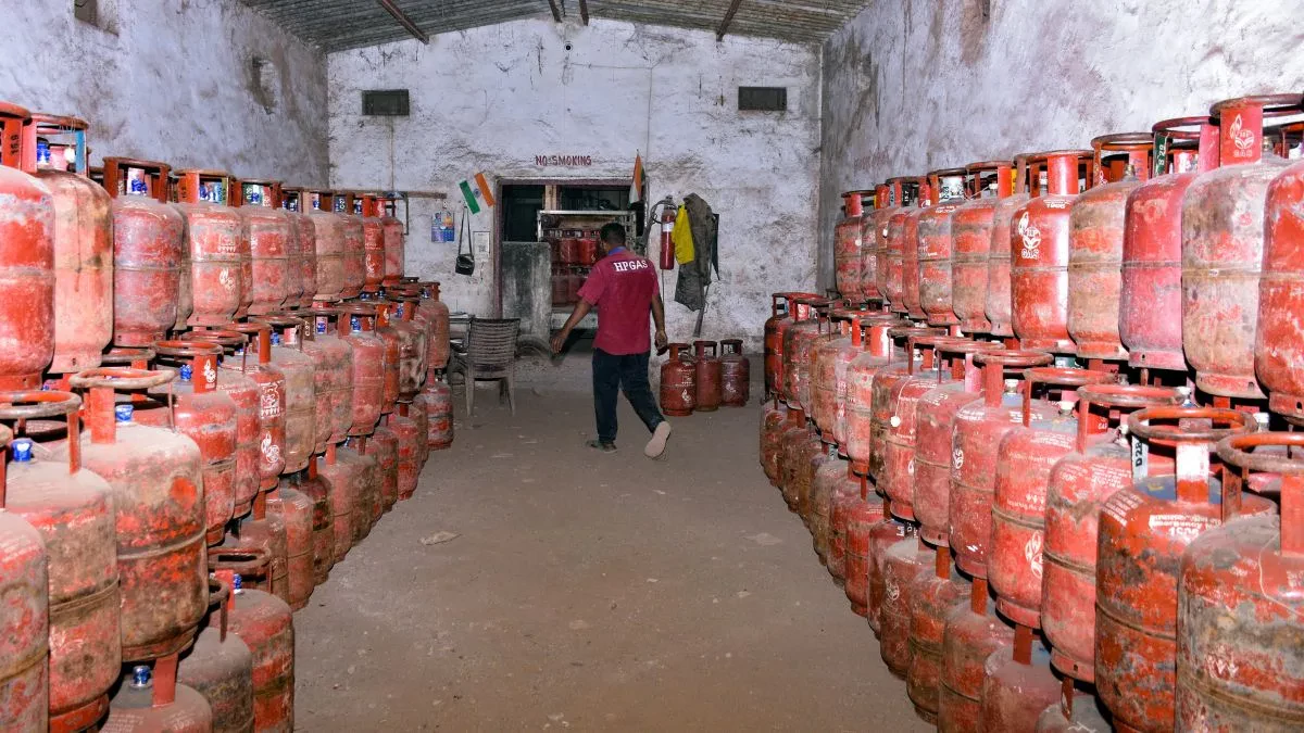 तीन महिनामा दोस्रो पटक भारतमा घरेलु एलपीजी ग्यासको मूल्यवृद्धि