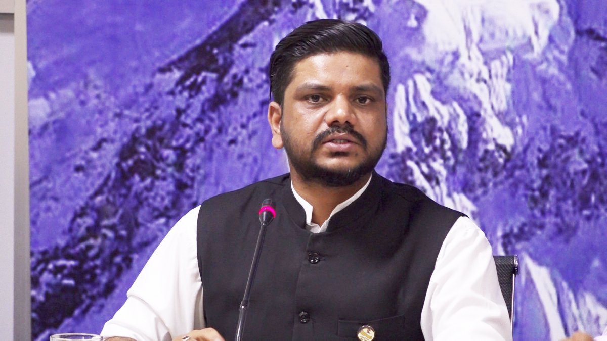 ‘फ्री भिसा–फ्री टिकट’ नीतिको नाममा ठगी बढ्यो, ८३ प्रतिशत श्रमिक अझै वञ्चित: मन्त्री यादव