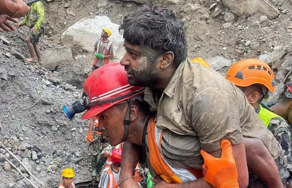 त्रिशूली–३ ‘ए’ बाट जीवितै उद्धार गरिएका साह भन्छन्– सुरुङभित्र ४०–५० जना हुनुपर्छ