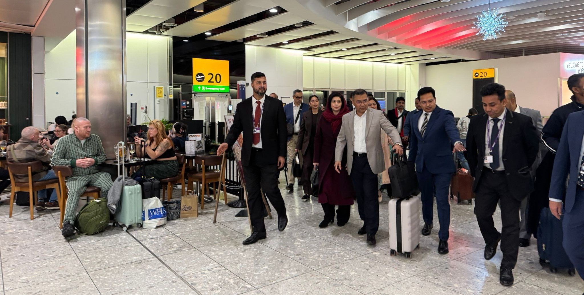 १७ वर्षपछि बंगलादेश फर्किए तारिक रहमान, आगामी प्रधानमन्त्रीका मुख्य दाबेदार